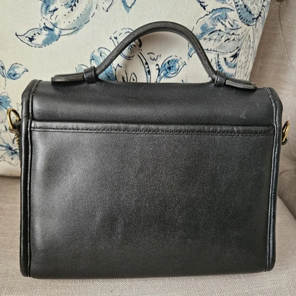 Vintage Coach Court Handbag Crossbody Black Leather - Picture 4 of 16